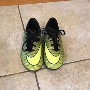 Nike soccer cleats for kids